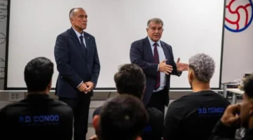 رسالة وداعية.. لابورتا يصف لاعبي برشلونة بالمهندسين ويعدهم بالعودة مجددًا لإدارة النادي